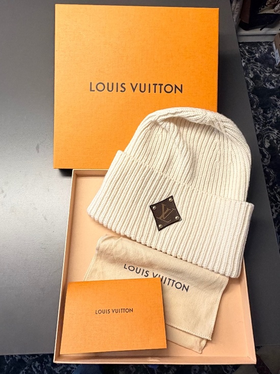 Louis Vuitton Ribbed Beenie with Monogram Patch main image 5